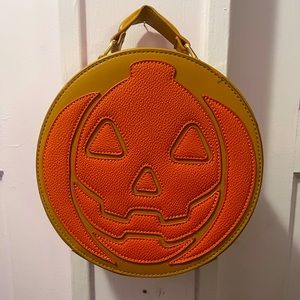 Backstitch Bruja Pumpkin Concha Crossbody